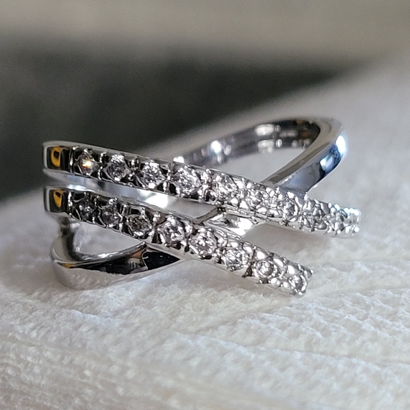 Cubic Zirconia RSC Fashion Ring EUC Silvertone - Picture 13 of 14